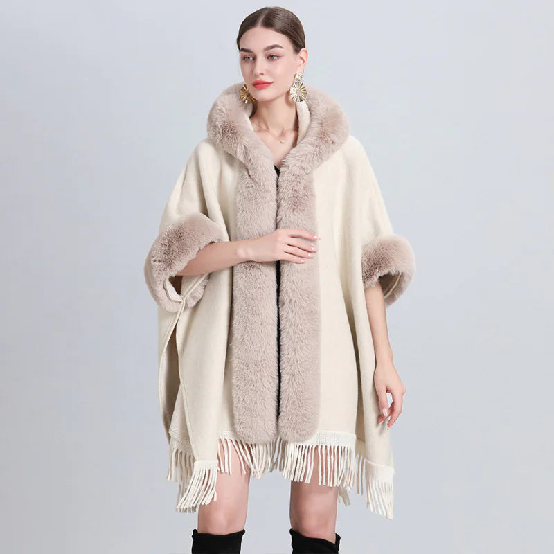 Chic Cashmere-Trimmed Plaid Inverness with Luxe Fur Collar